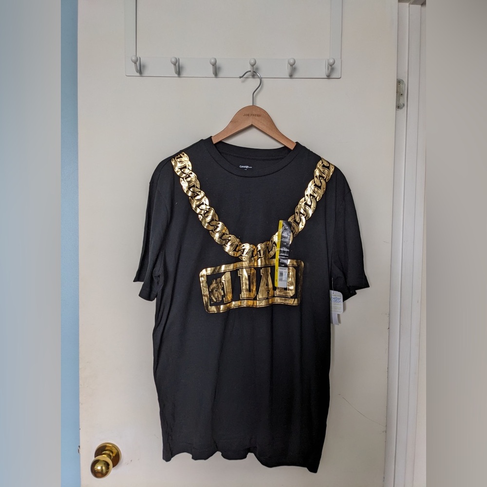 Father’s Day Black T-Shirt with Gold Chain Graphic size large